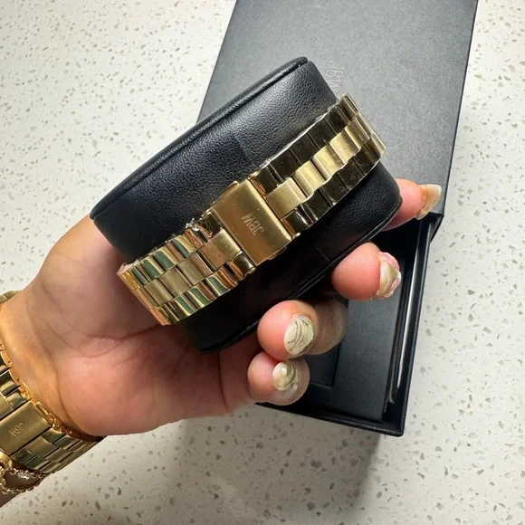 JBW Gold and Green Women's Watch - Picture 3 of 6